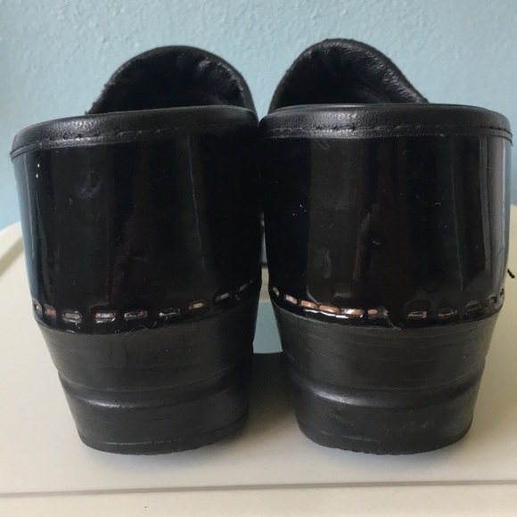 Black patent leather Sanita clogs size 36 - Picture 6 of 8